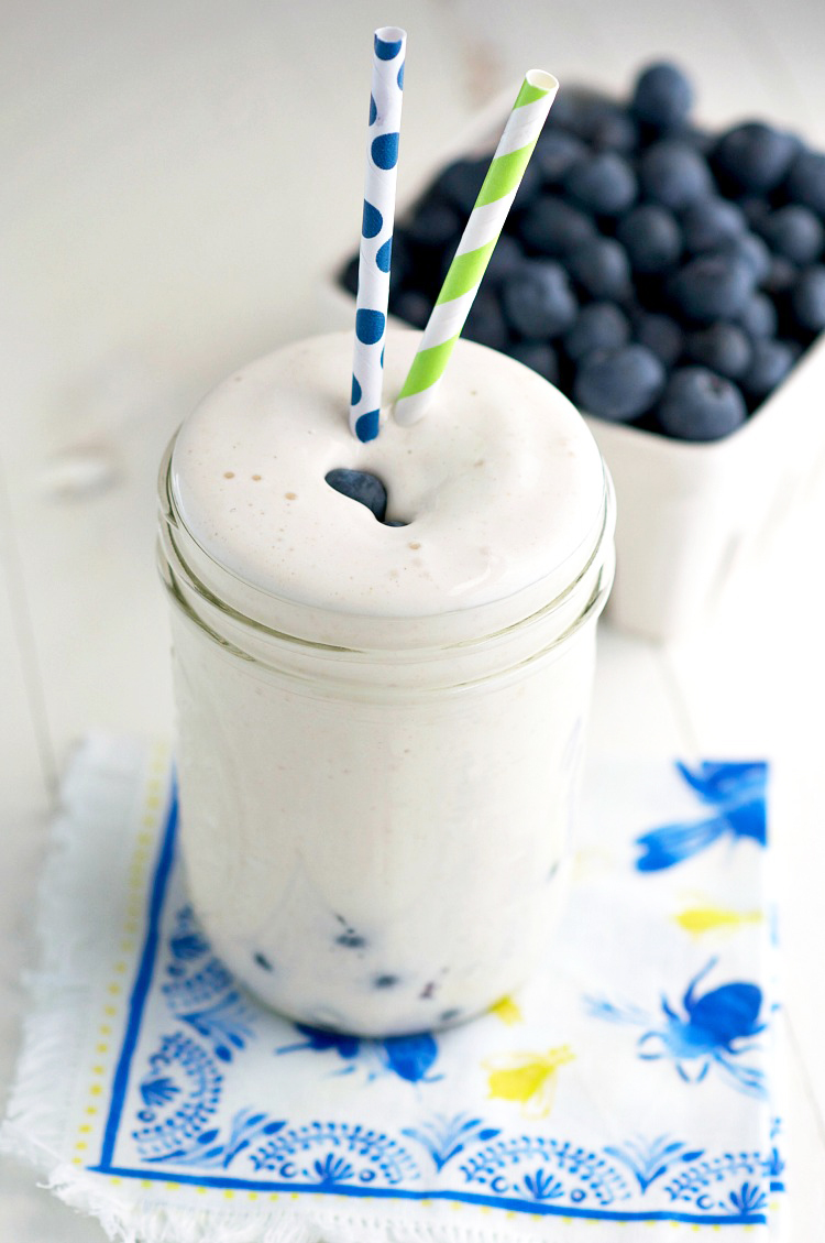 blueberry muffin breakfast smoothie