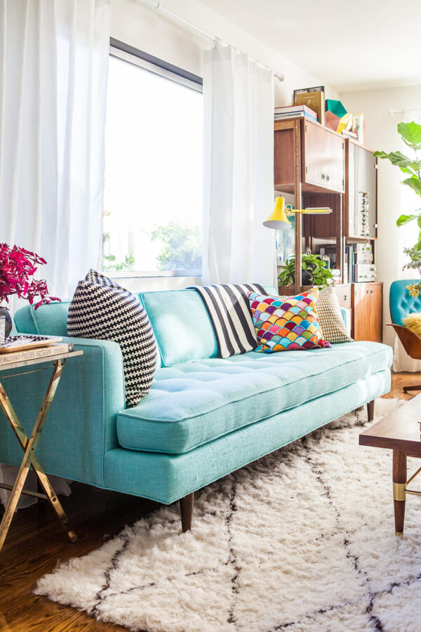 7 Living Rooms With Unusual Colored Sofas - MarilenStyles.com