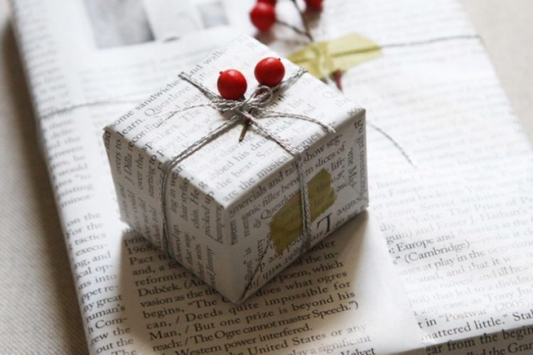 gift wrapping ideas with recycled paper