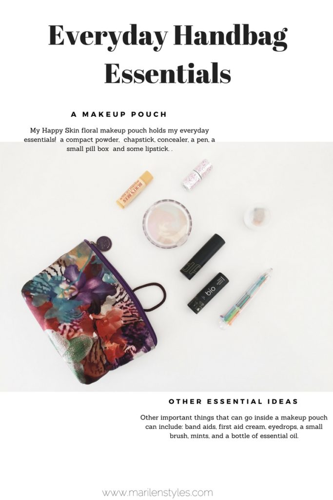 handbag essentials/makeupit/what's in my handbag