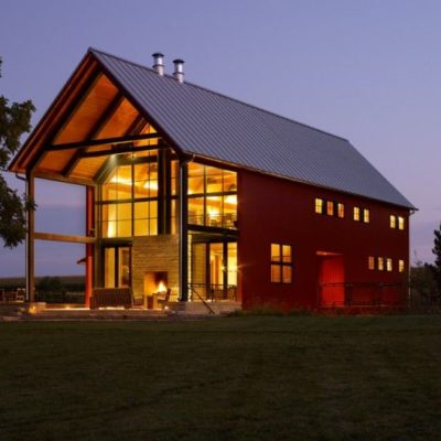 What Are the 5 Main Advantages of Building a Pole Barn Home?